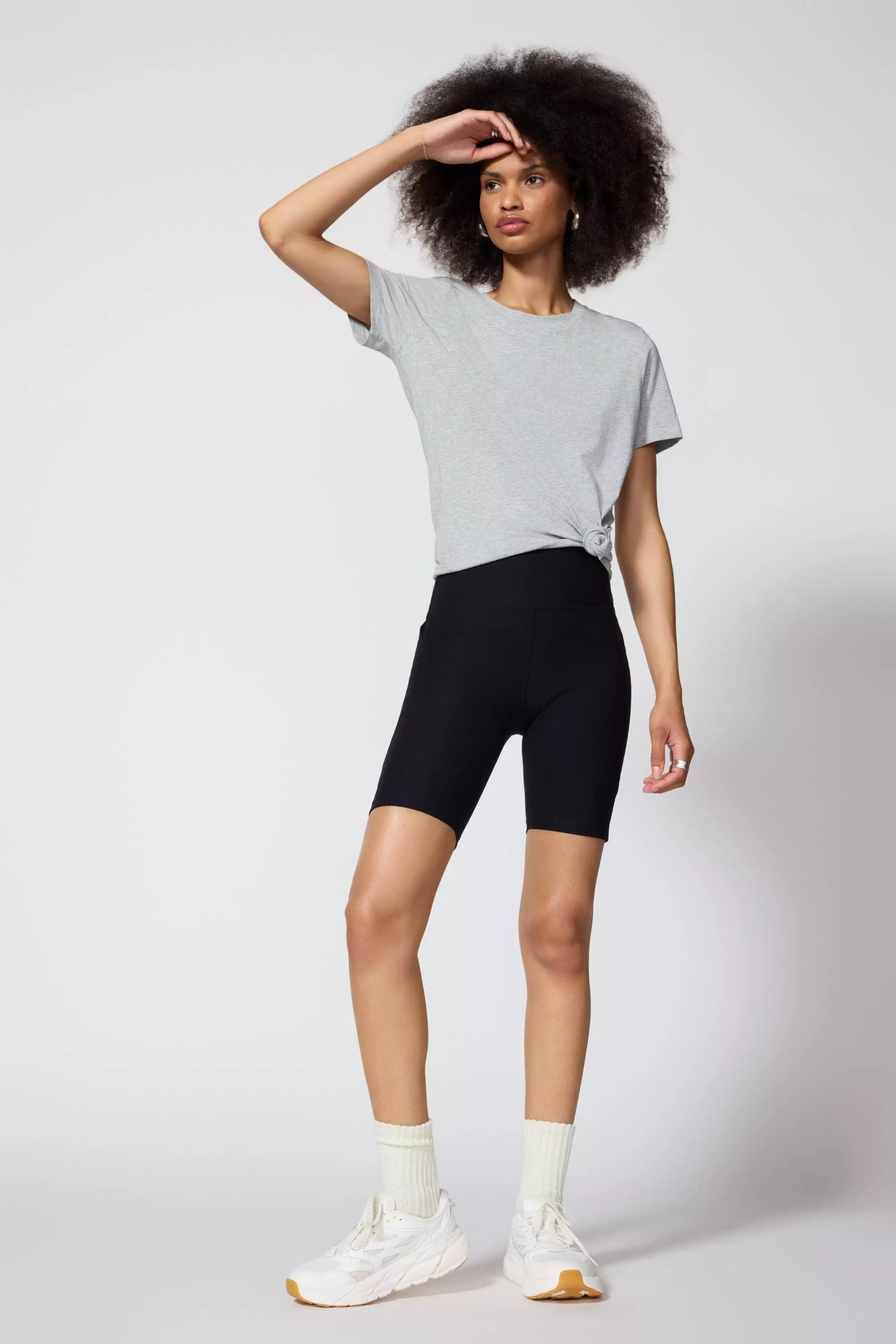 Explore High-Waisted Side Pocket Short 8