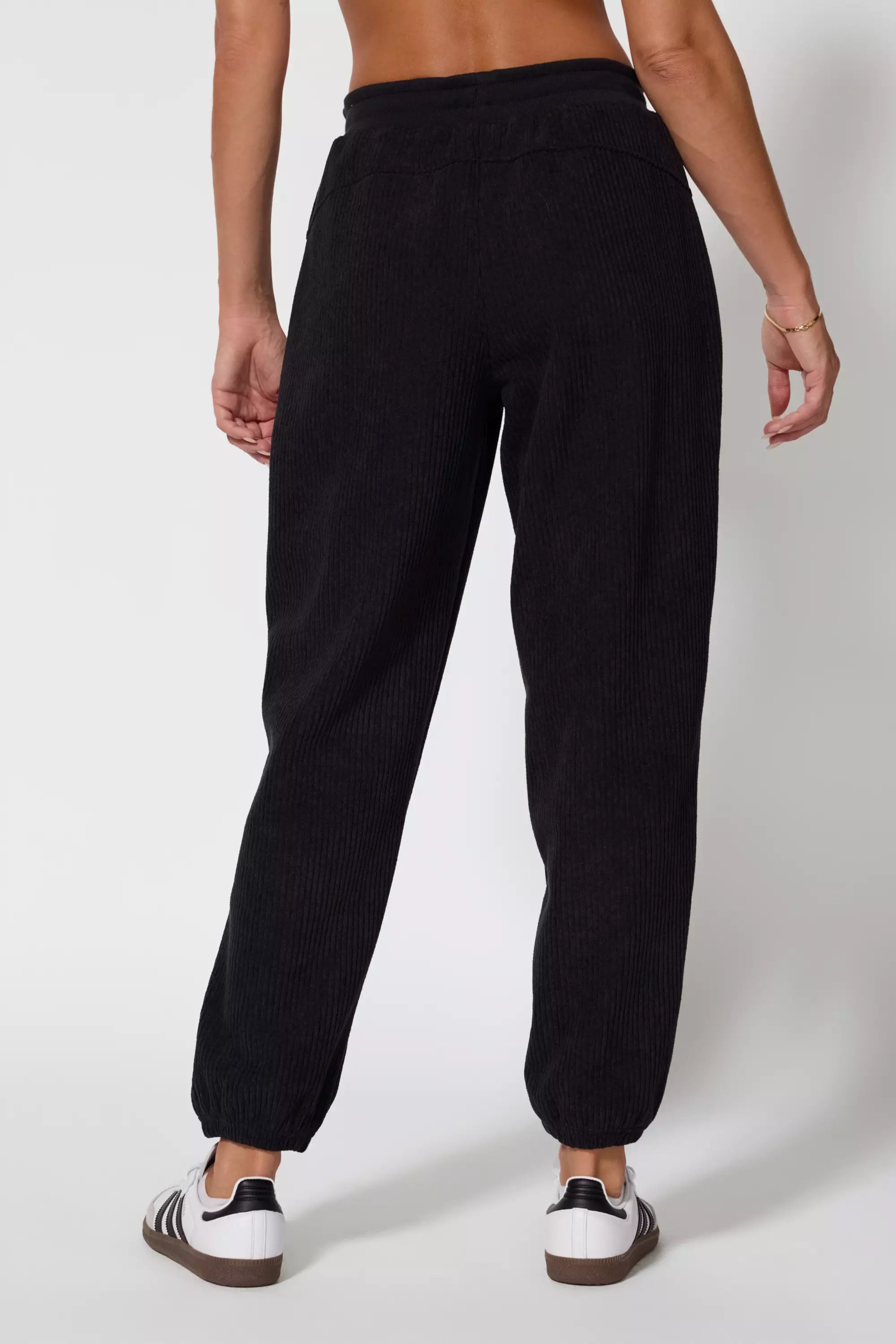 Aura Jogger - Negro