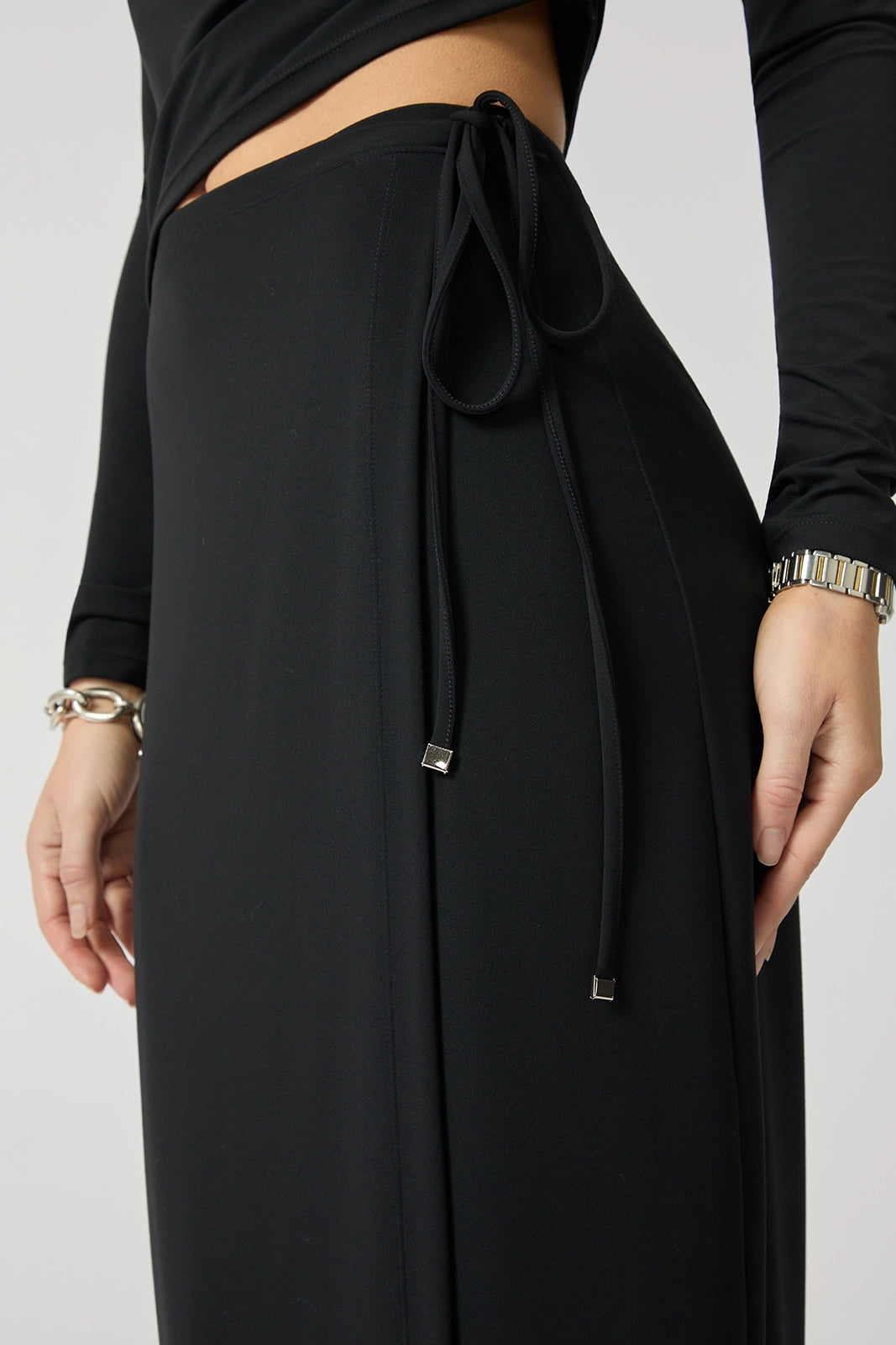 Cloud Fitted Wrap Skirt - Black