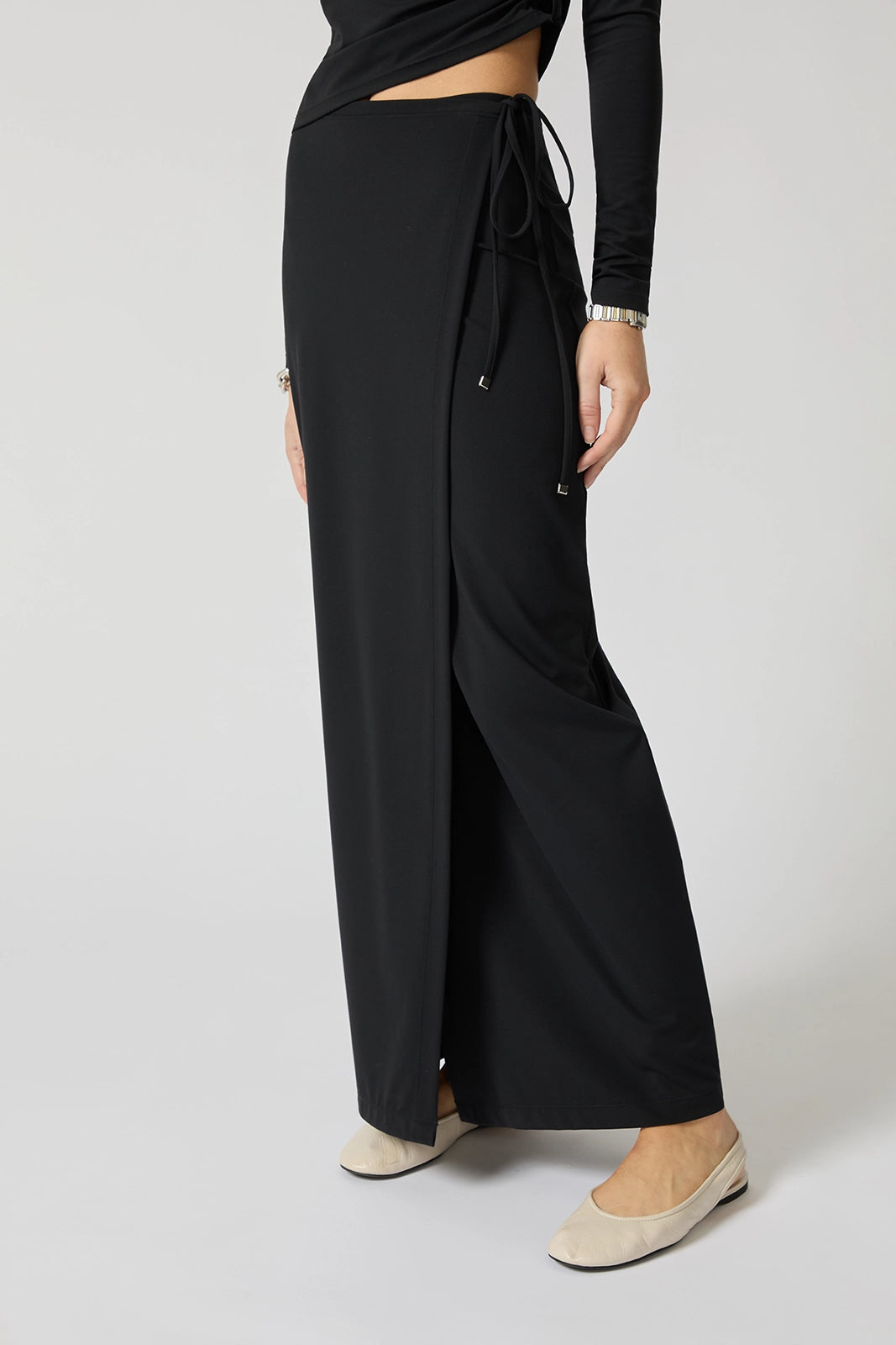 Cloud Fitted Wrap Skirt - Black