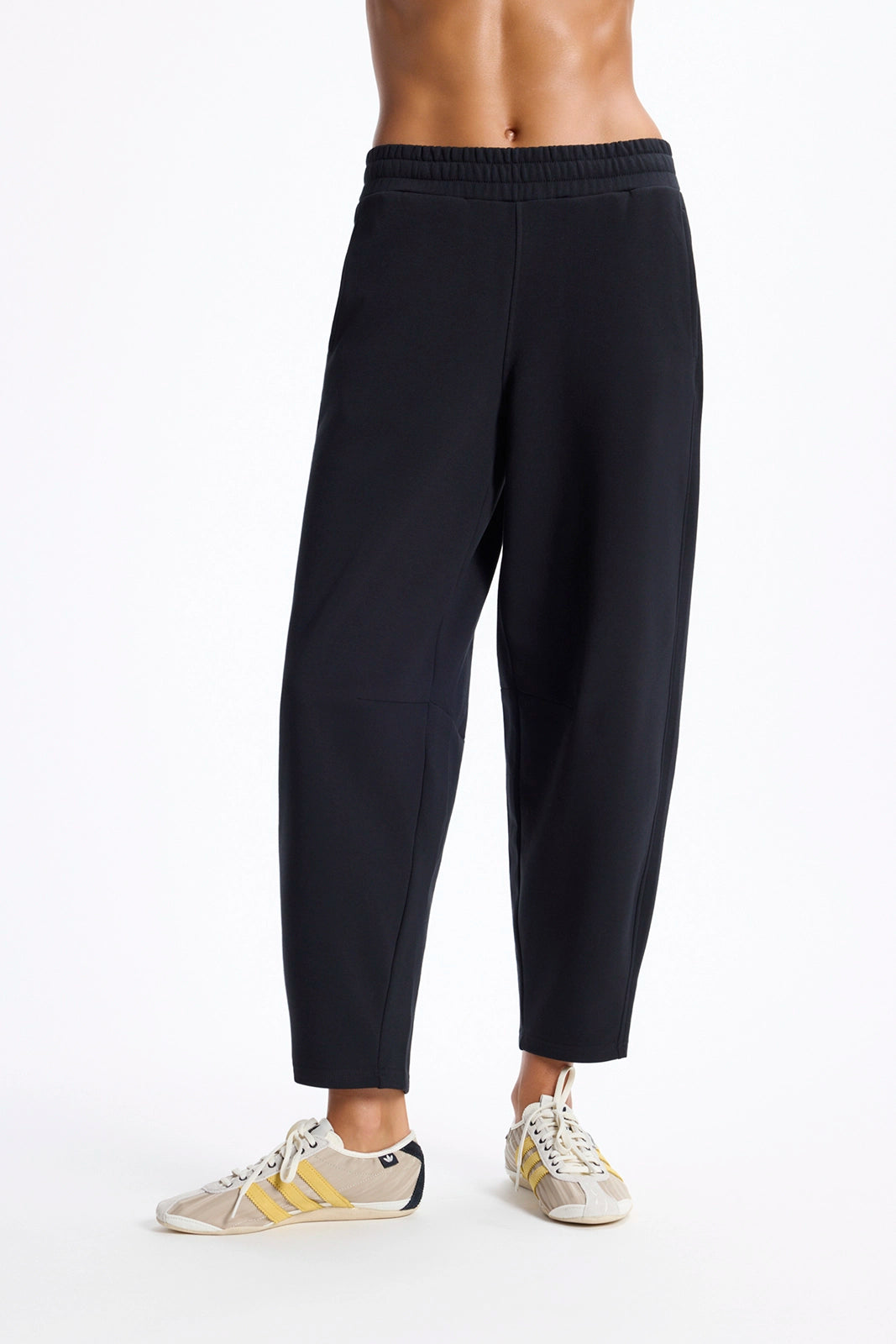 Ultrasoft Fleece Barrel Leg Pant - Black