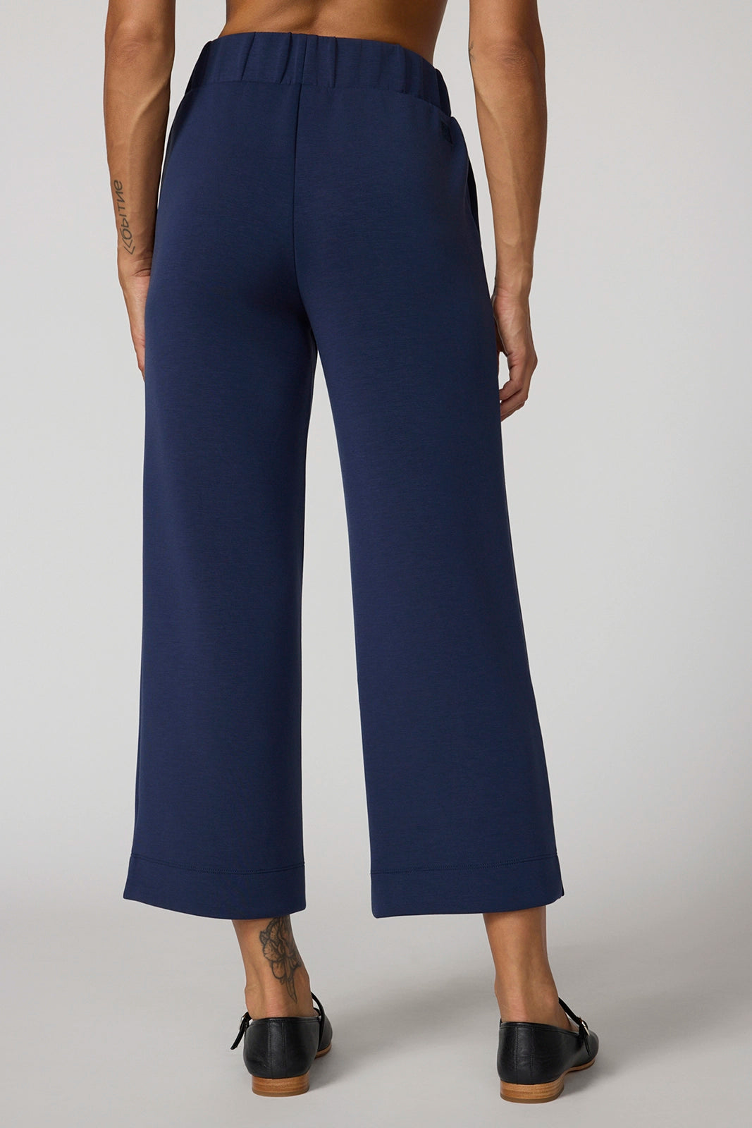 Dreamweave™ Cropped Pant 25" - Navy Blazer