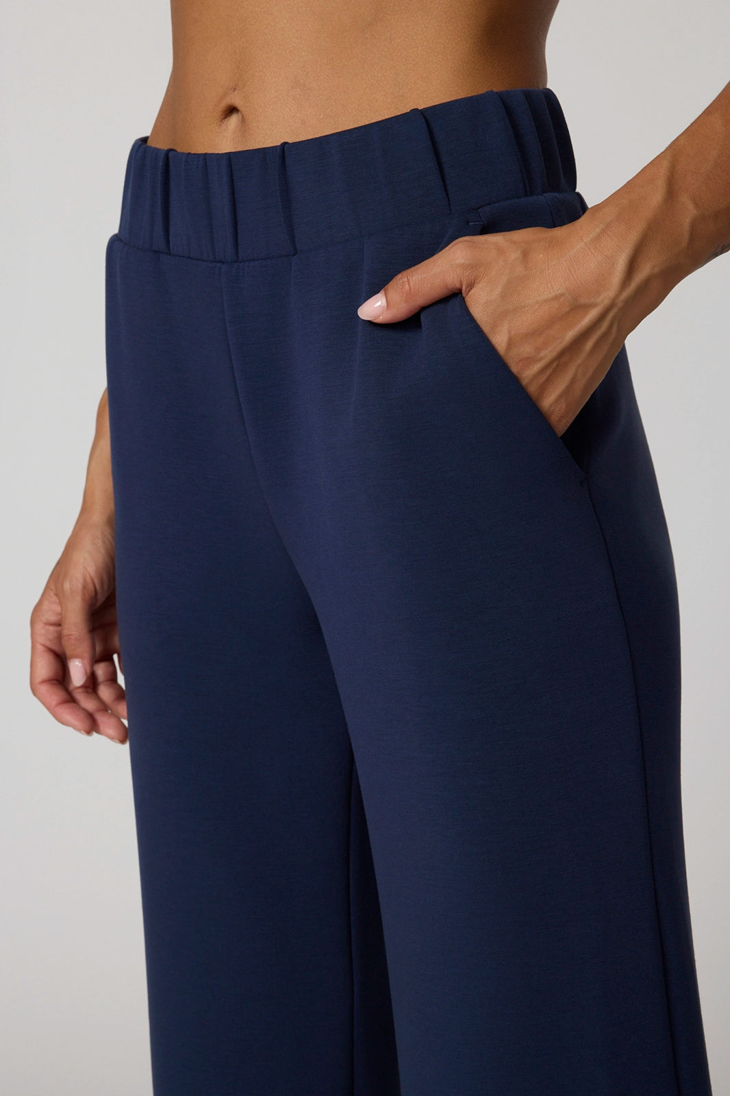 Dreamweave™ Cropped Pant 25" - Navy Blazer