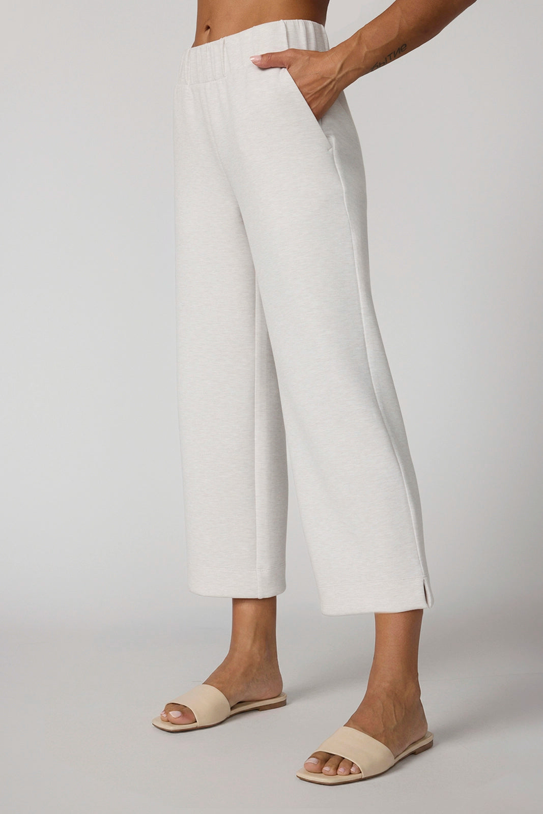Dreamweave™ Cropped Pant 25" - Htr Moonbeam