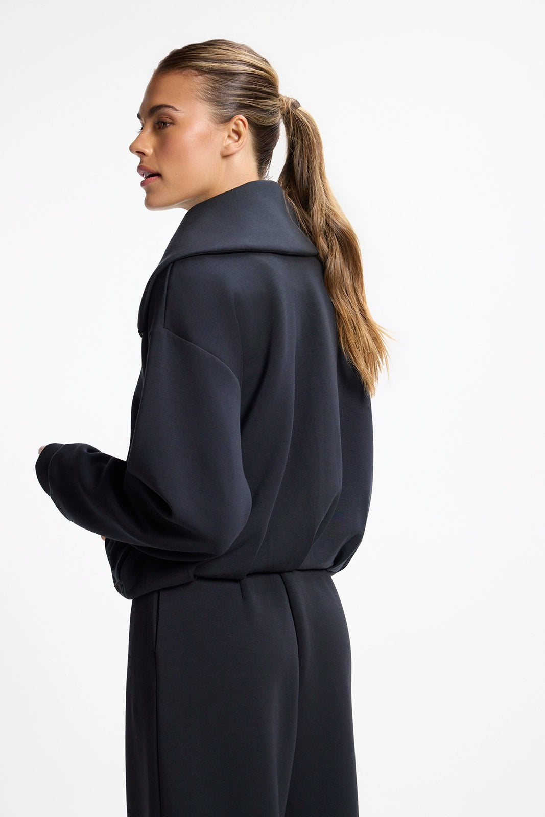 Dreamweave™ Pleated Jacket - Black