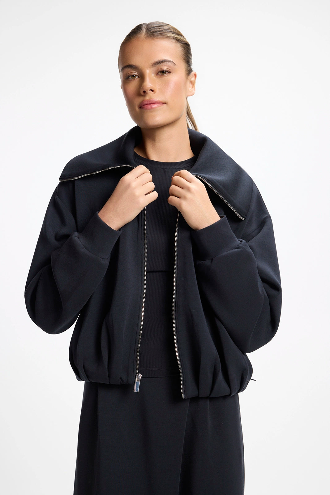 Dreamweave™ Pleated Jacket - Black