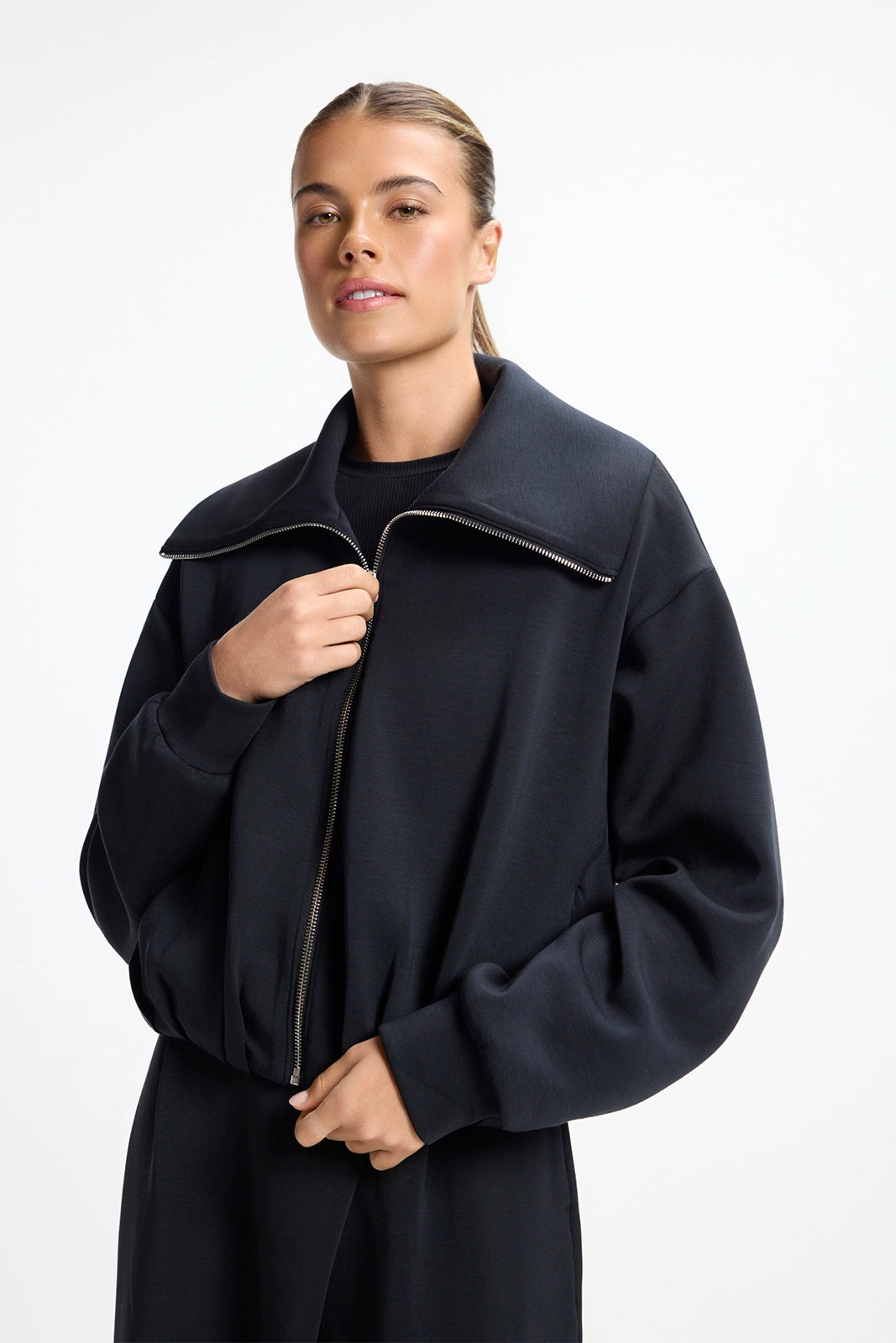 Dreamweave™ Pleated Jacket - Black
