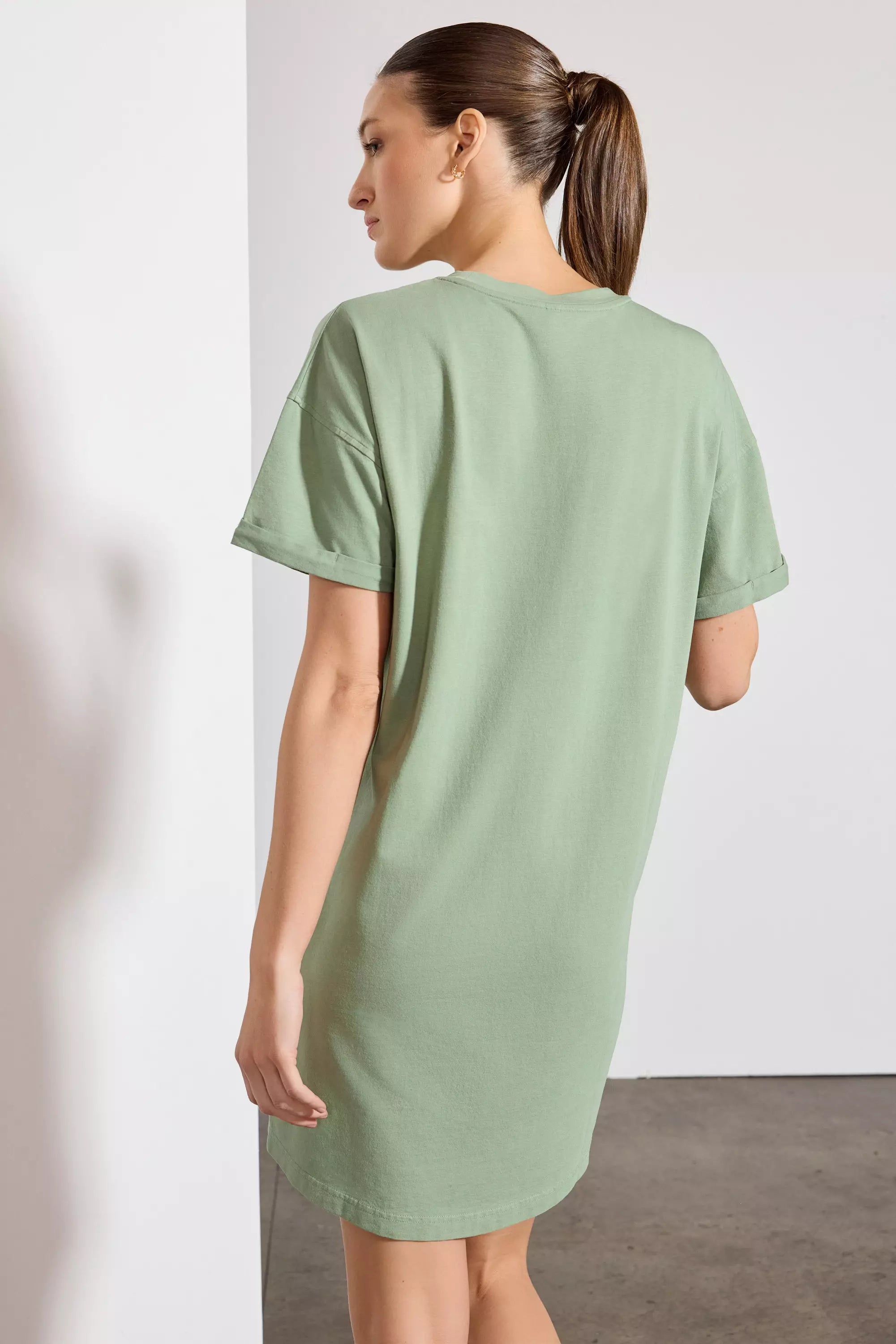 Vestido de camiseta tranquila - Hedge verde