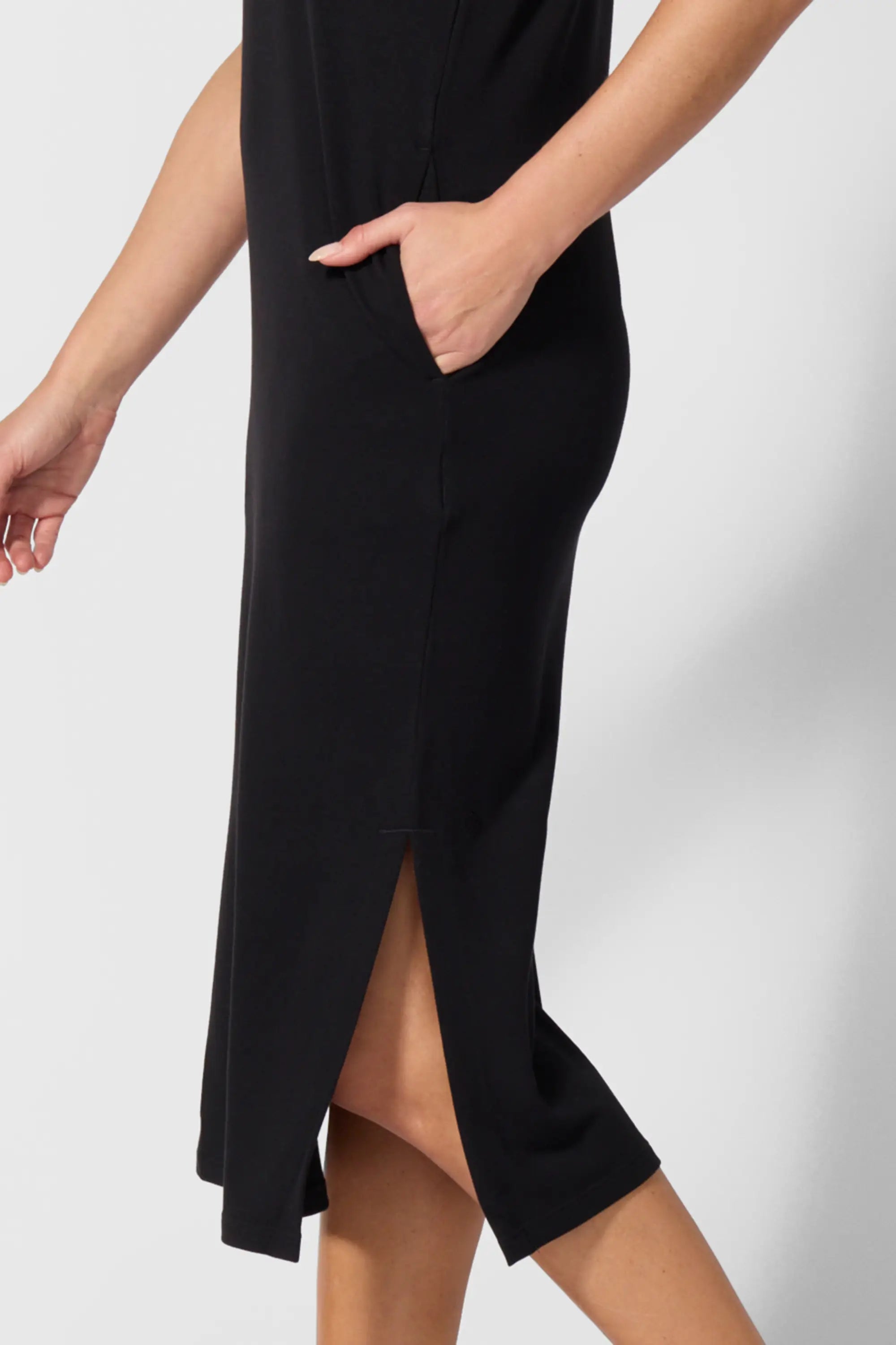 Cozy Fleece Sleeveless Maxi Dress - Black