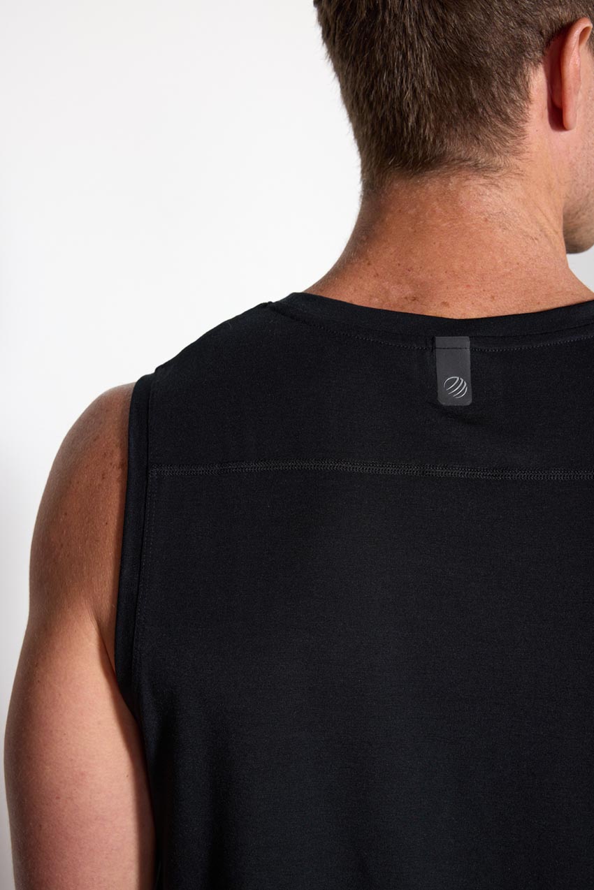Dynamic Recycled Polyester Stink-Free Tank Top with Slits