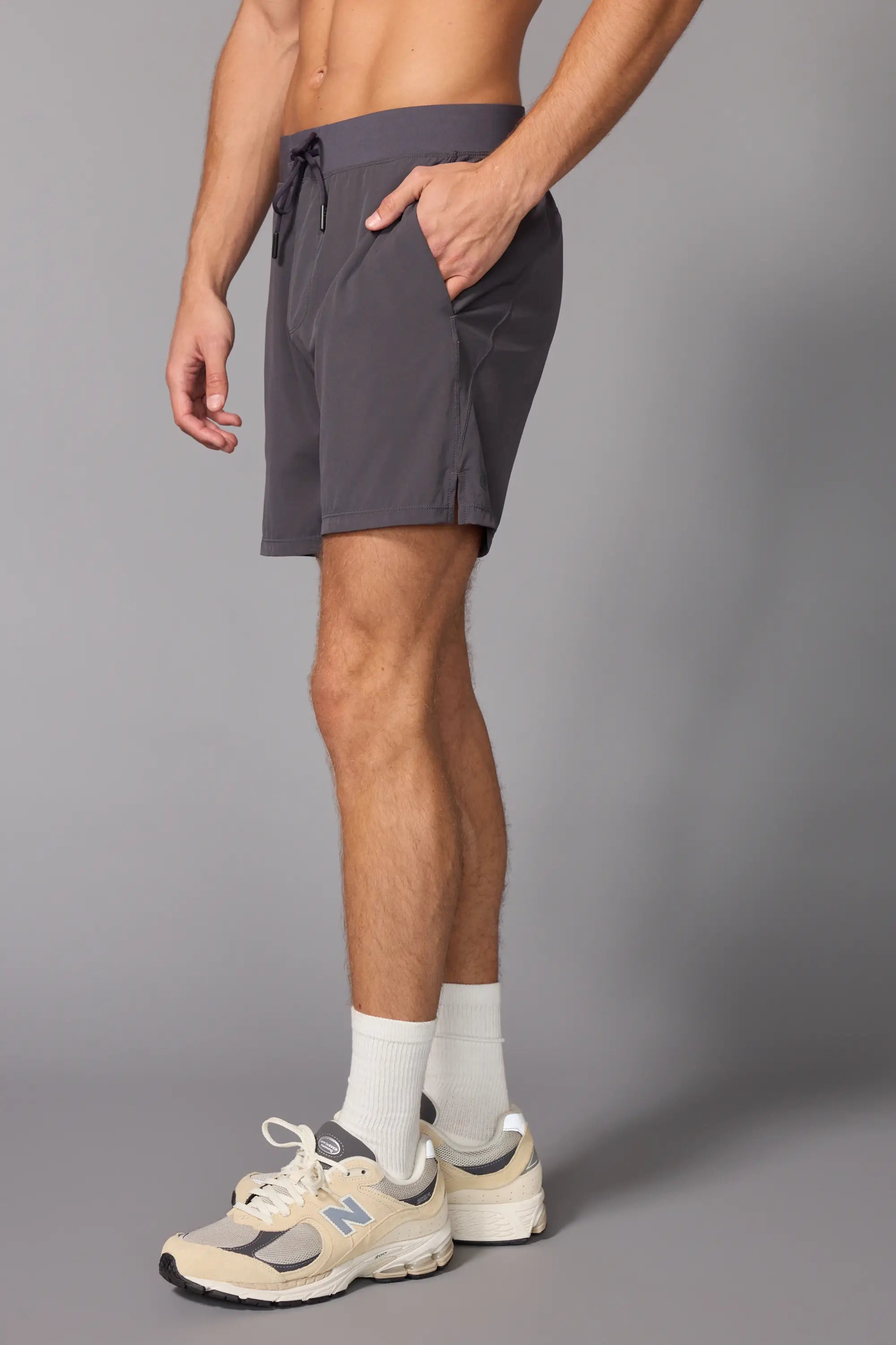 Stride Short - Asphalt