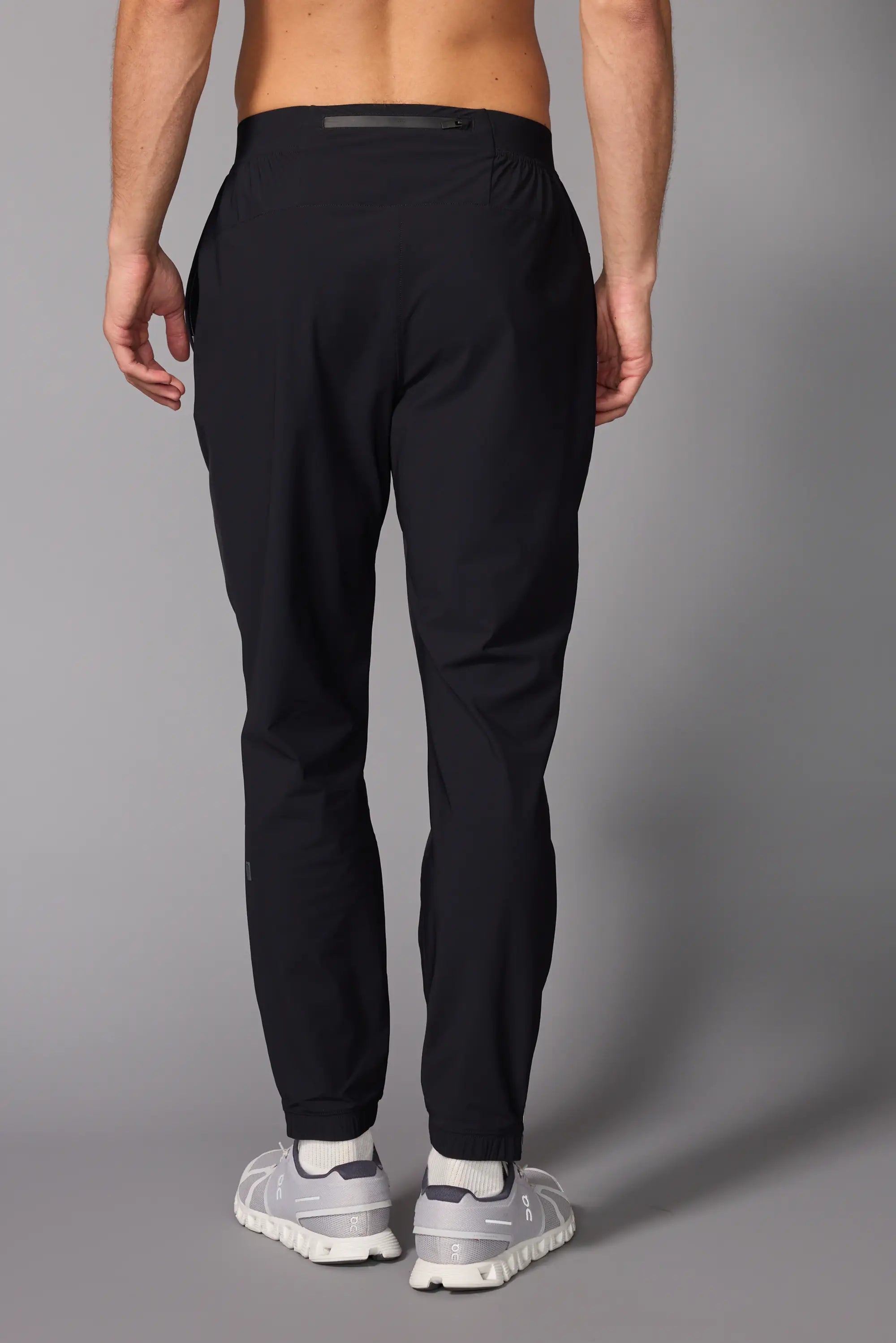 Zeal Hybrid Jogger - Black