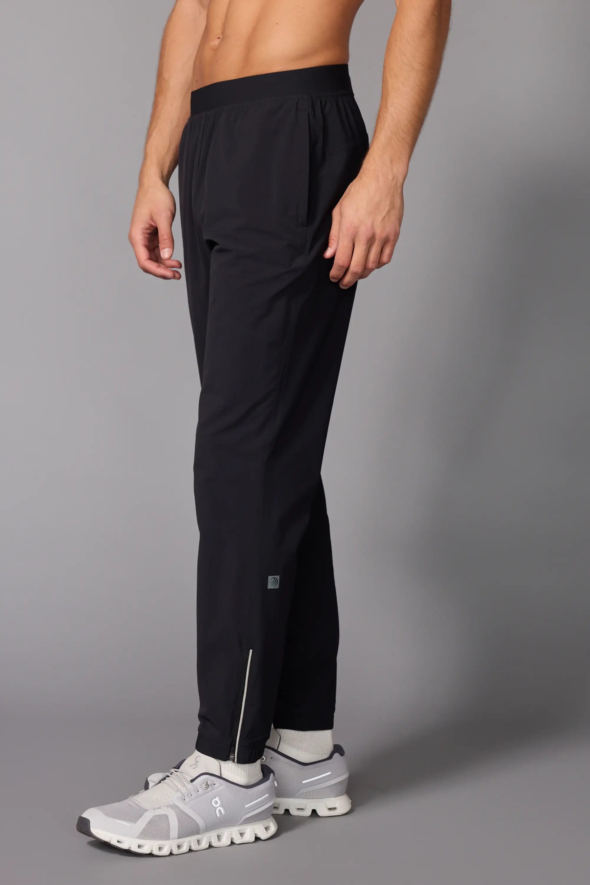 Zeal Hybrid Jogger - Black