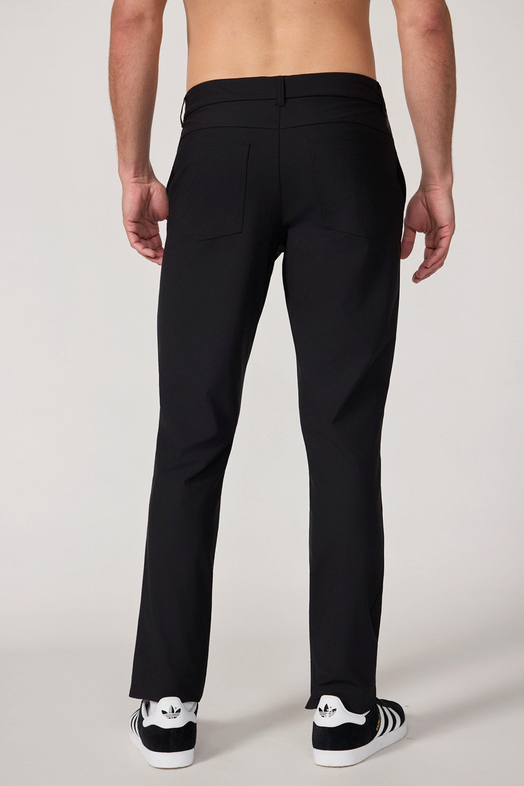 The Nomad 5 Pocket Pant - Black