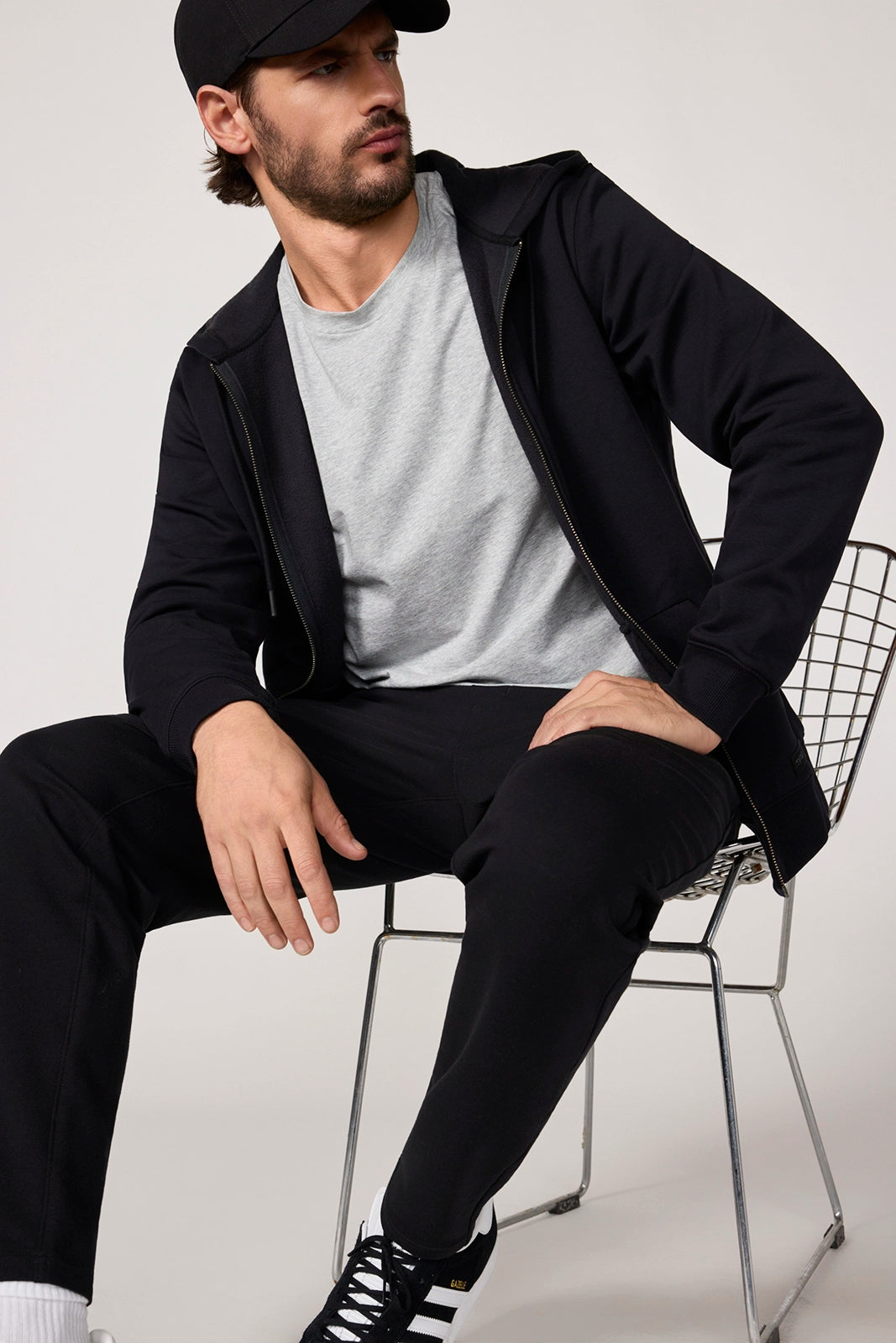 The Weekend Jogger - Black