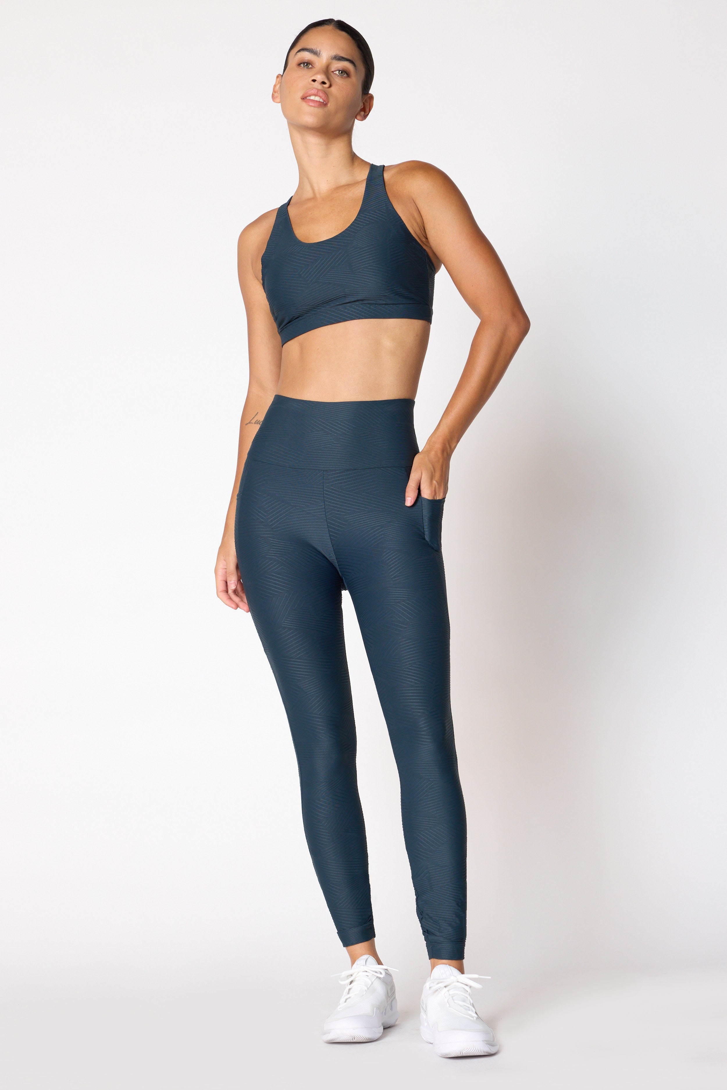 Tangent High-Waisted 26