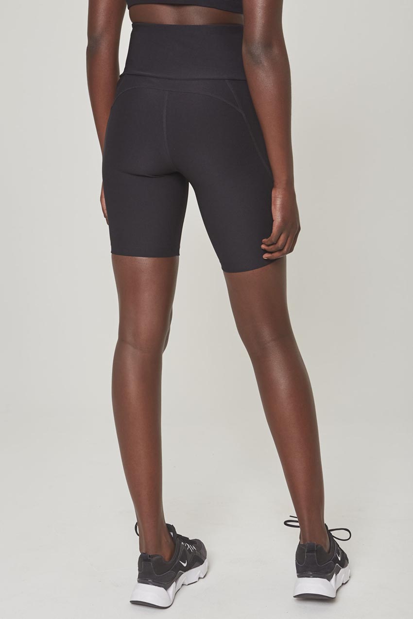 Explore Recycled High-Waisted 8" Bike Short