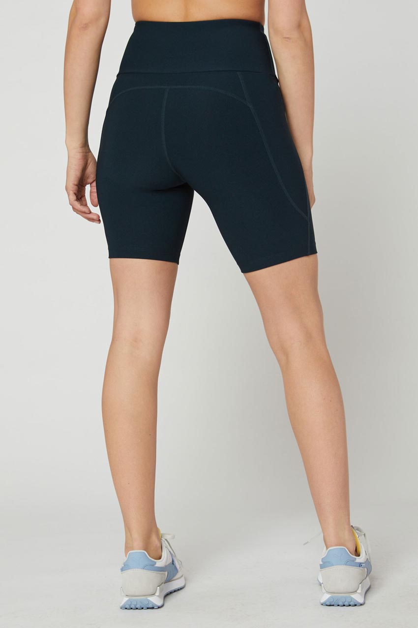 Explore Recycled High-Waisted 8" Bike Short