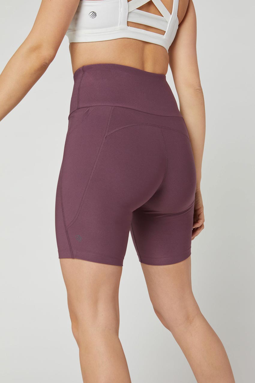 Explore Recycled High-Waisted 8" Bike Short