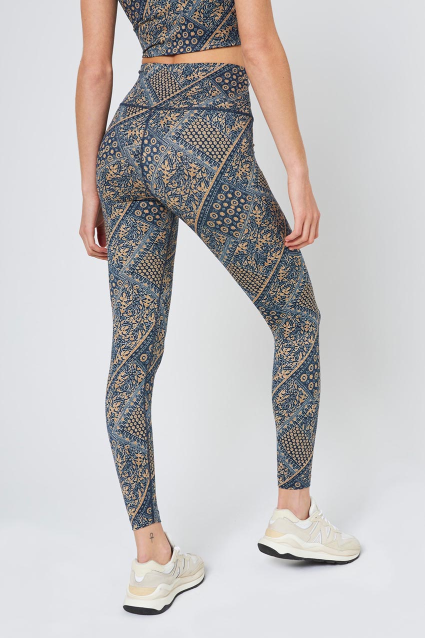 Explore High-Waisted Printed Peached Legging 25"