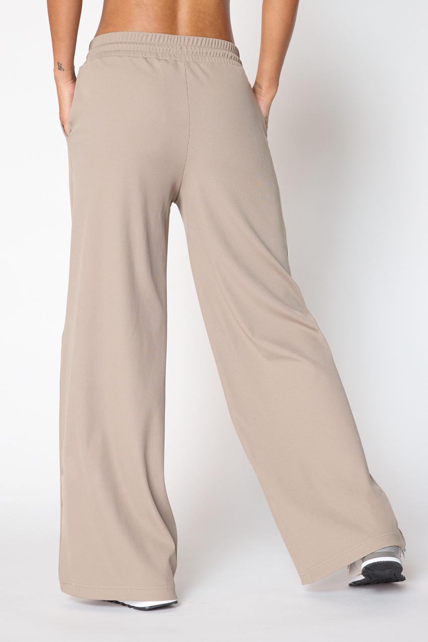 Repose High-Waisted 30 Wide Leg Pant – MPG Sport