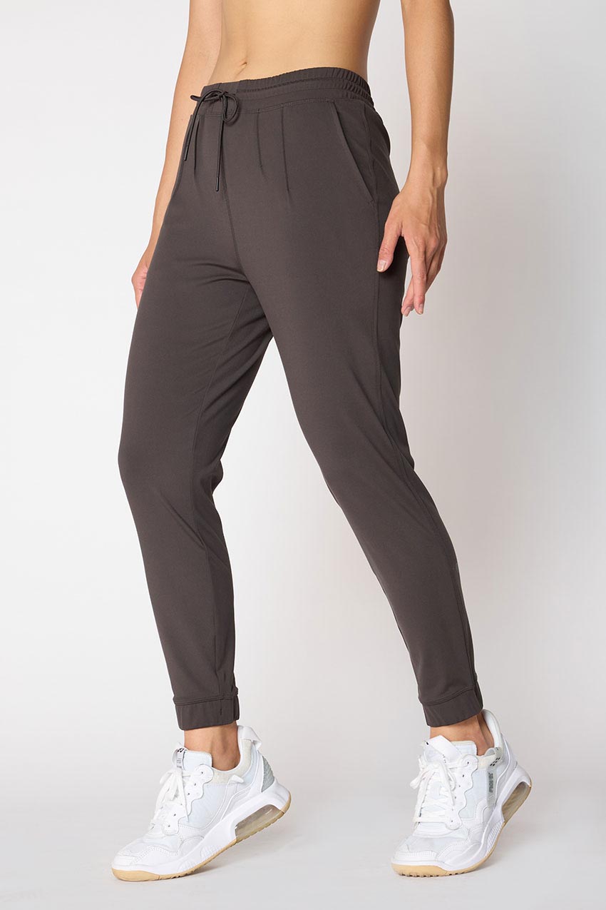 MPG Sport Pursuit High-Waisted 26" Pin Tuck Jogger   in Raven