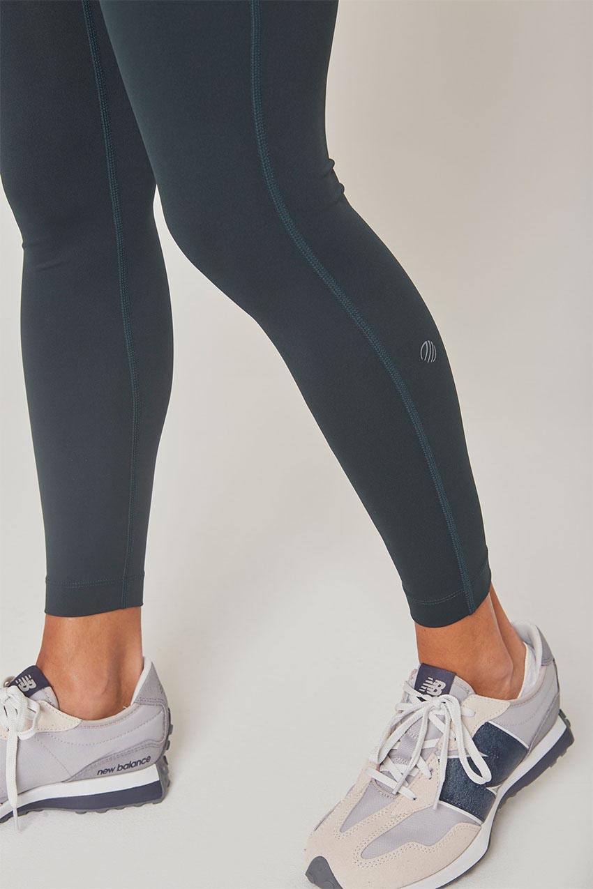 lululemon athletica, Pants & Jumpsuits, Lululemon Seamless Compression  Capri Leggings Size 4 Heathered Blue