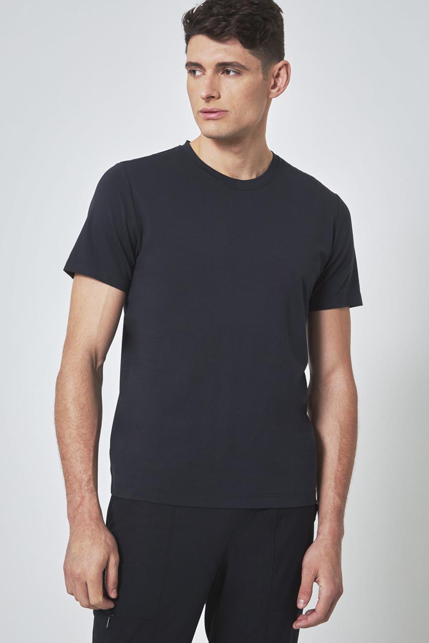 Modern Ambition Resonate Basic T-Shirt in Black