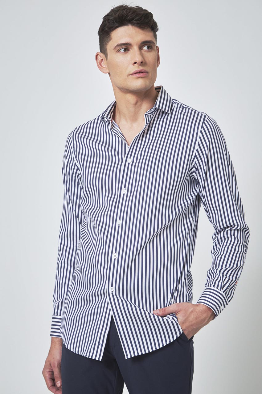 Modern Ambition Strategize PerformLuxe Cotton Nylon Stripe Standard-Fit Shirt in Navy/Stripe