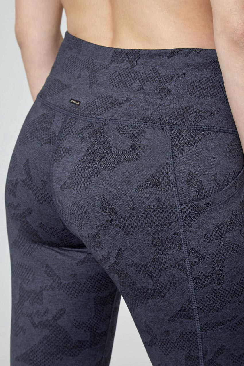 Lululemon Black Camo Leggings Size 2 in 2023