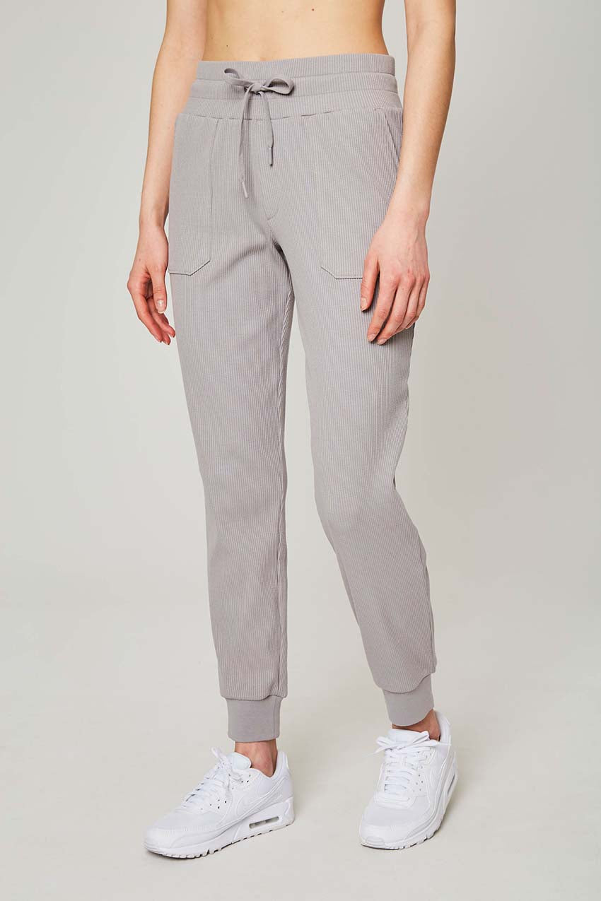 Mondetta Women’s Rib Knit Jogger in Light Grey