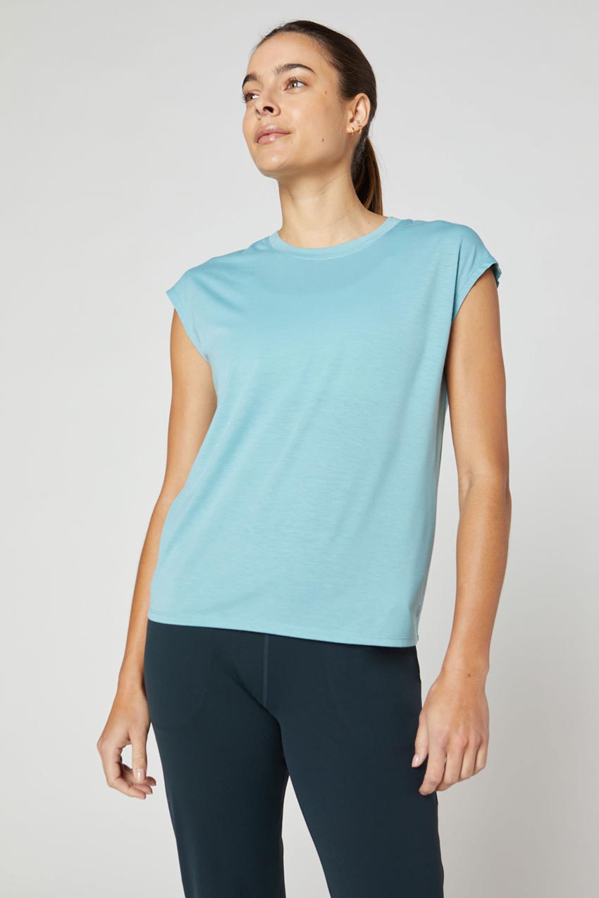 MPG Sport Tracker Dynamic Recycled Anti-Stink Sleeveless Top  in Arctic Blue