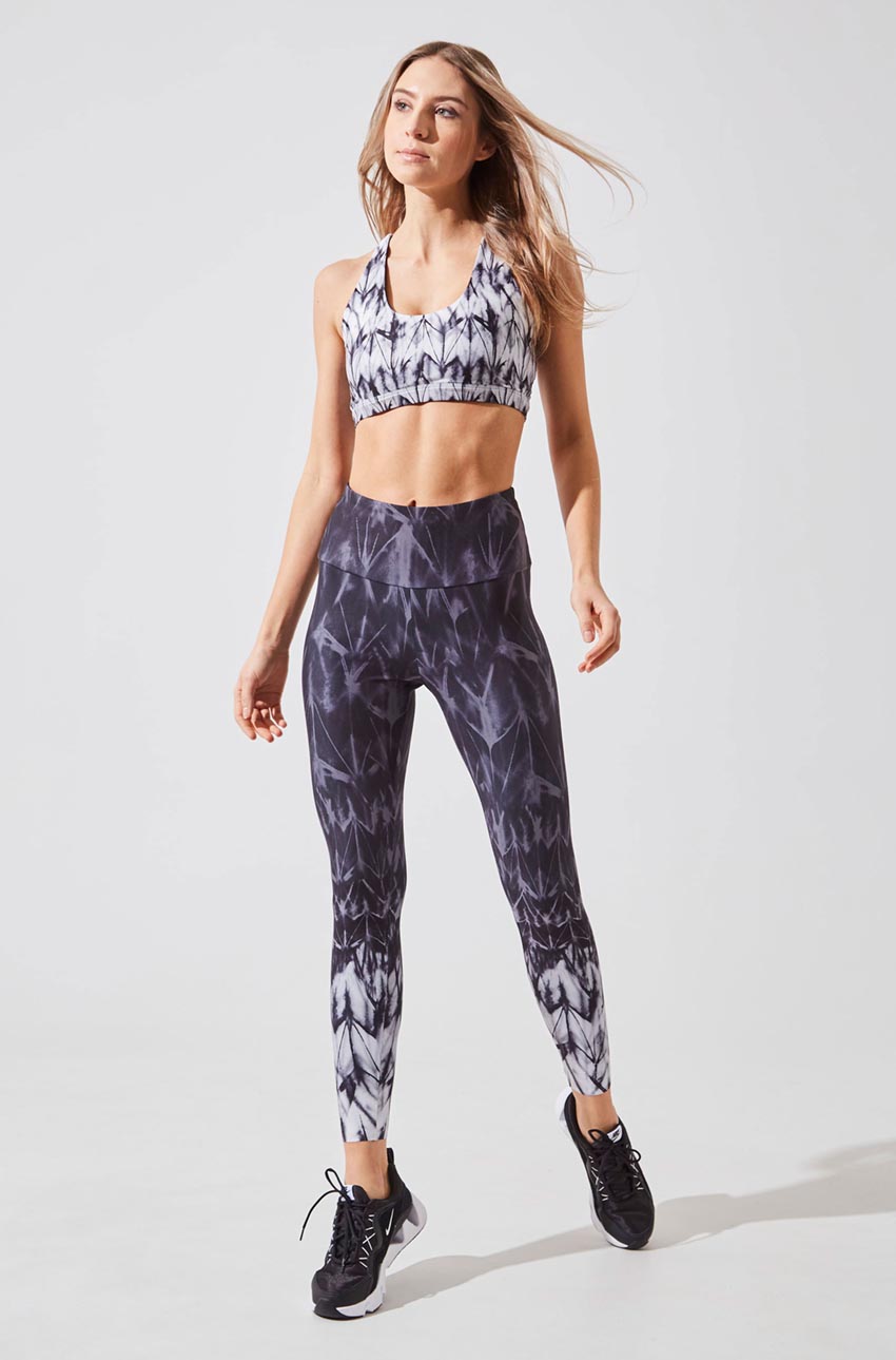 Women's training leggings with recycled materials